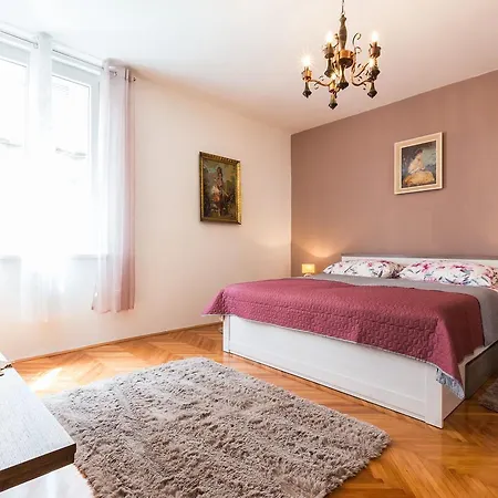 Apartment Drago 2br Apt. In Old Town