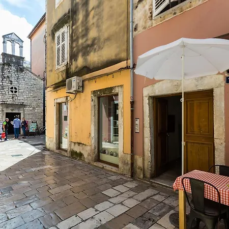 Drago 2br Apt. In Old Town Apartment *