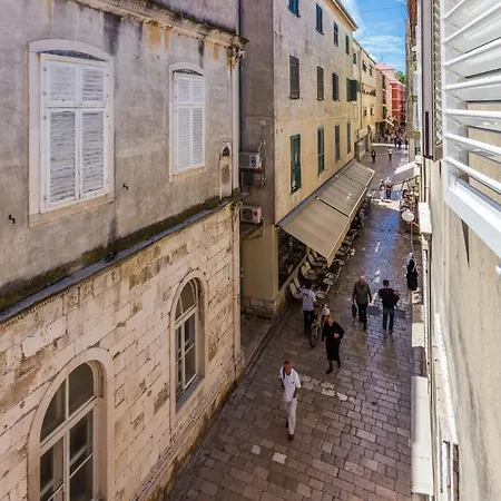 Drago 2br Apt. In Old Town Apartment