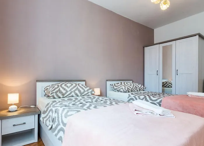 Drago 2br Apt. In Old Town Apartment